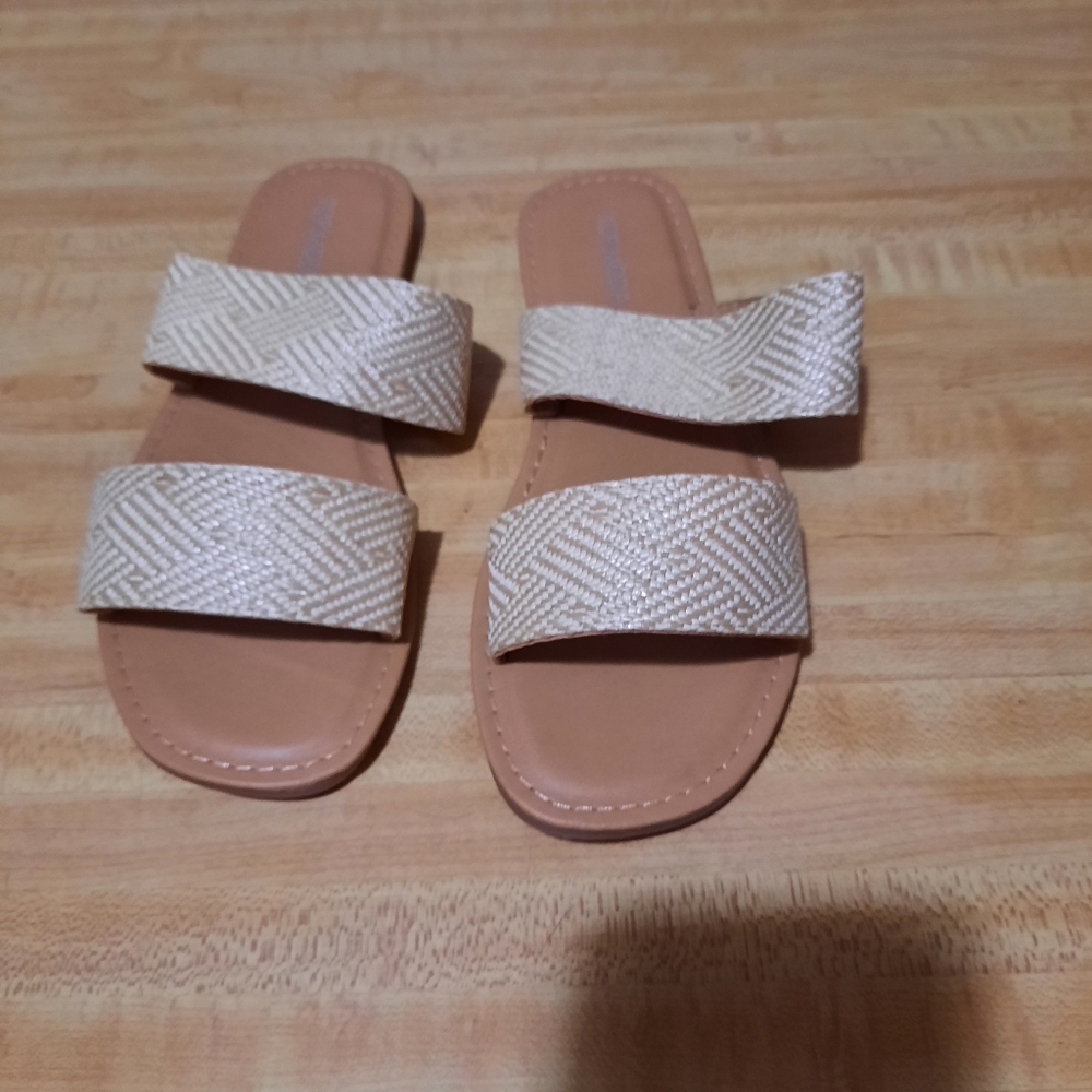 Top Moda womens sandles,flats size 8 beige new no box